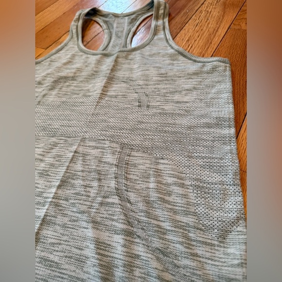 Lululemon Racerback Swiftly Racerback Tank Grayish Green Women’s Size 8 - Picture 3 of 9